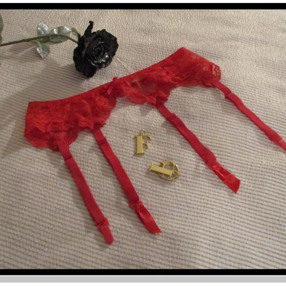 SIMONE RED LACE SATIN GARTER - Picture 3 of 13